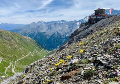 Stelvio : a checkpoint on the top!