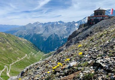 Stelvio : un checkpoint au sommet